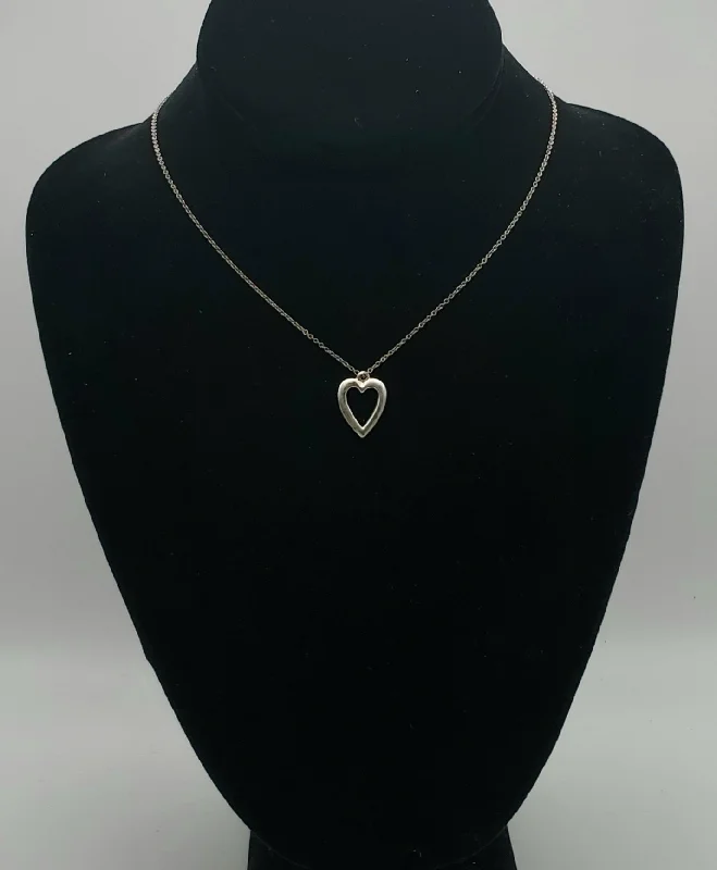 Ladies Necklaces for Niece Shine-Vintage Heart Pendant on Sterling Silver Chain Necklace (BROKEN CHAIN) - 17"