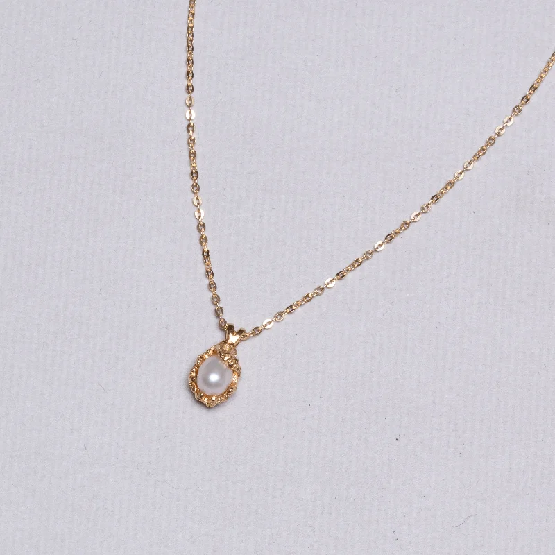 Ladies Necklaces Handcrafted Spark-Vintage Mikimoto Pearl and Gold Necklace