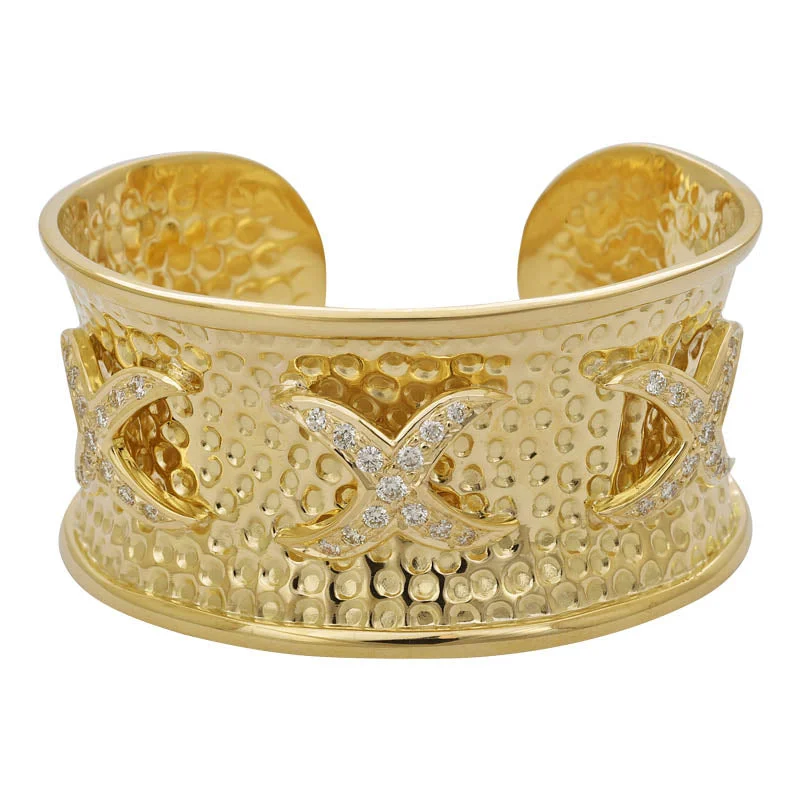 Ladies Bracelets for Gala Shine-CUFF BANGLE- DIAMOND IN 18K GOLD