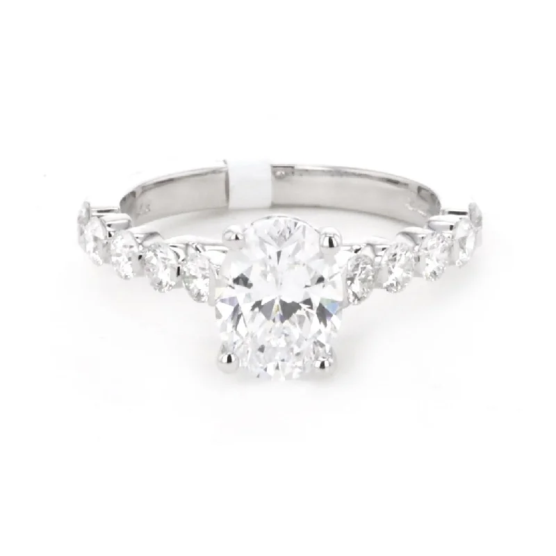 Ladies Retro Glow Engagement Rings -0.73 ctw Diamond Solitaire Engagement Ring