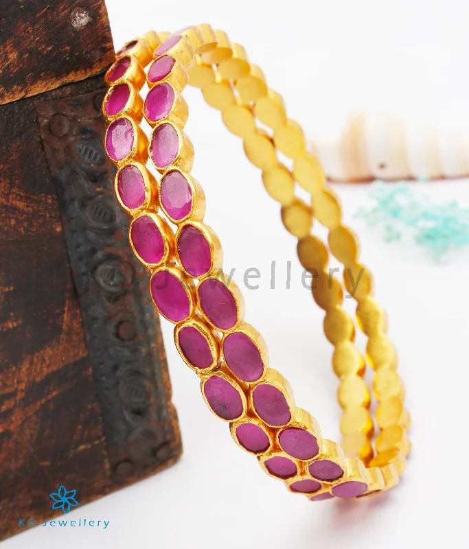 Ladies Bracelets with Gold Fibrolite-The Rudhira Silver Kemp Bangle(Red/Size 2.4/2.6/2.8)