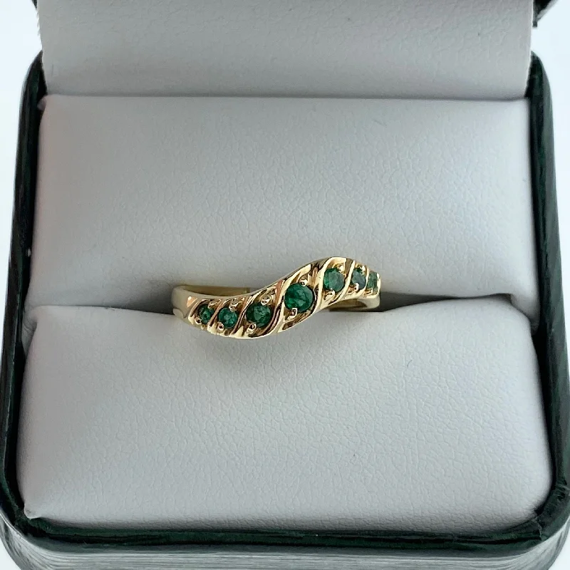 Ladies Rings for Volunteer Shine-Emerald Stackable Wave Ring