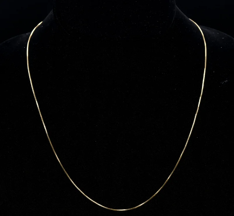 Ladies Necklaces with Celestial Pendant-Vintage 14k Box Link Italian Chain Necklace - 18.75"