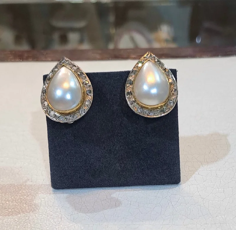 Ladies regal purple earrings -Earrings in 18k gold, white mabe pearl, white & yellow gold, round diamonds, with clip and pierced earrings