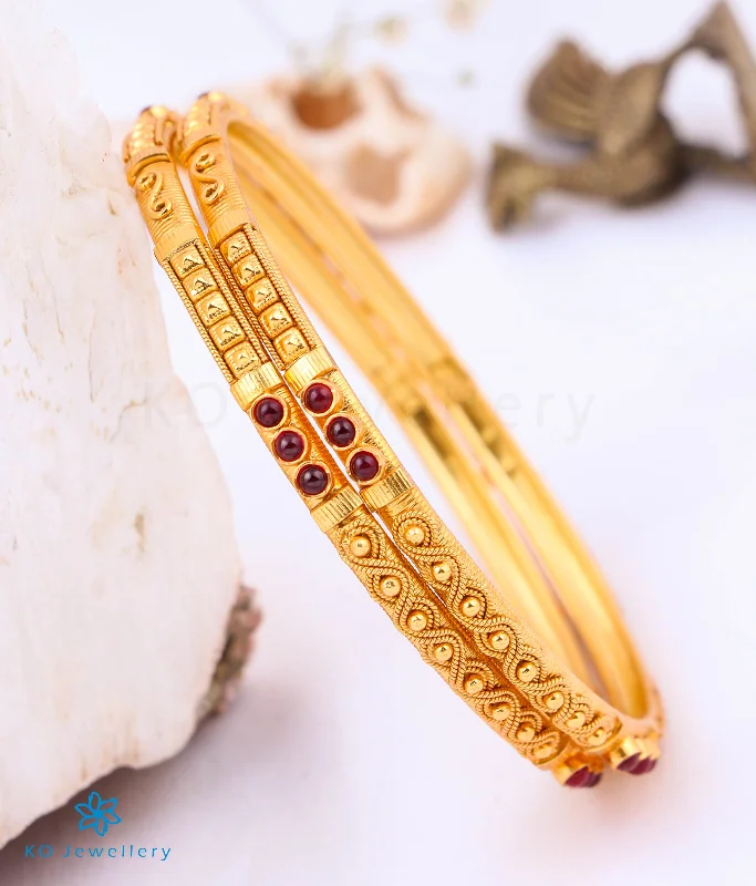 Ladies Bracelets for Mentor Spark-The Ruhi Silver Kempu Bangle (Red Size/2.2/2.4/2.6/2.8)