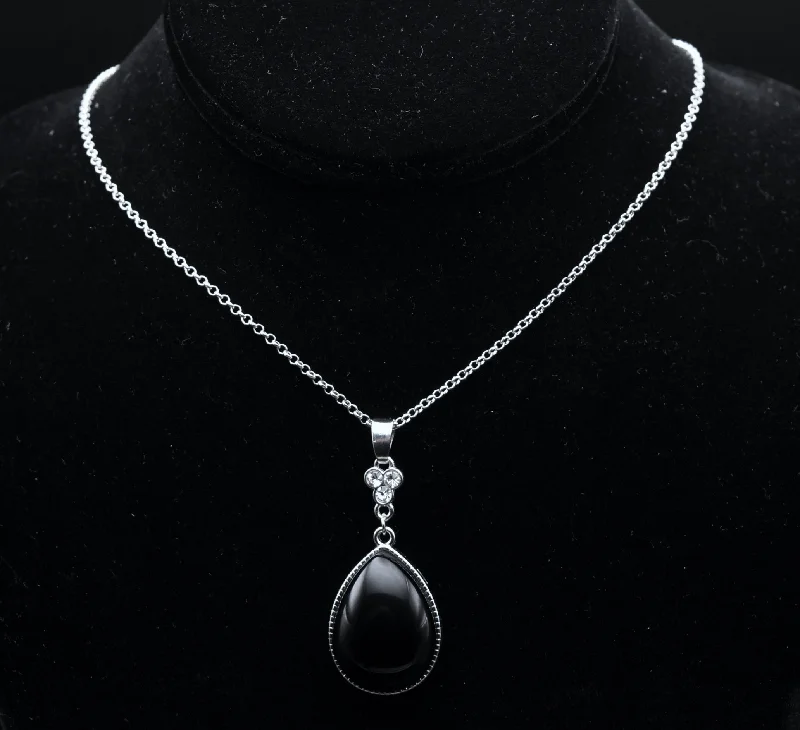 Ladies Necklaces for Youth Spark-Composite Black Onyx Pendant Chain Necklace