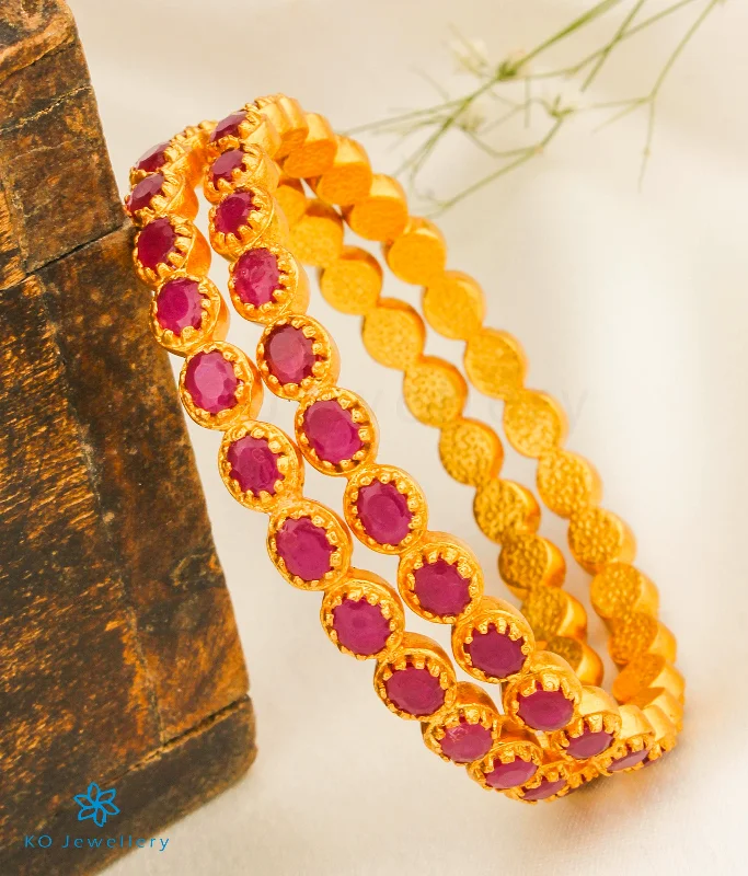 Ladies Bracelets with Red Wulfenite-The Ardra Silver Kemp Bangle (Red/Size 2.4/2.6/2.8)